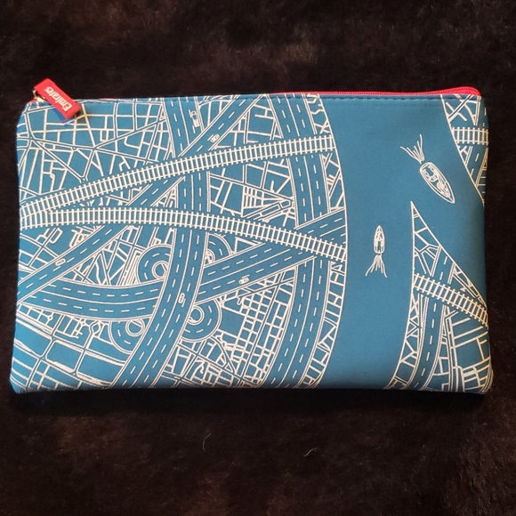 Emirates✈ amenities kit - Picture 6 of 9